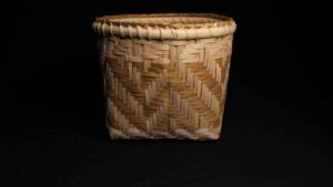 Maple basket planter